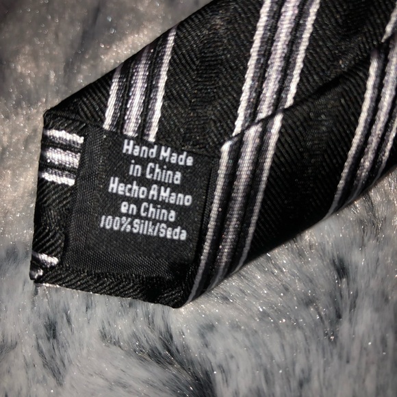 3/$15 - 💯 silk tie by Stafford - Picture 5 of 5